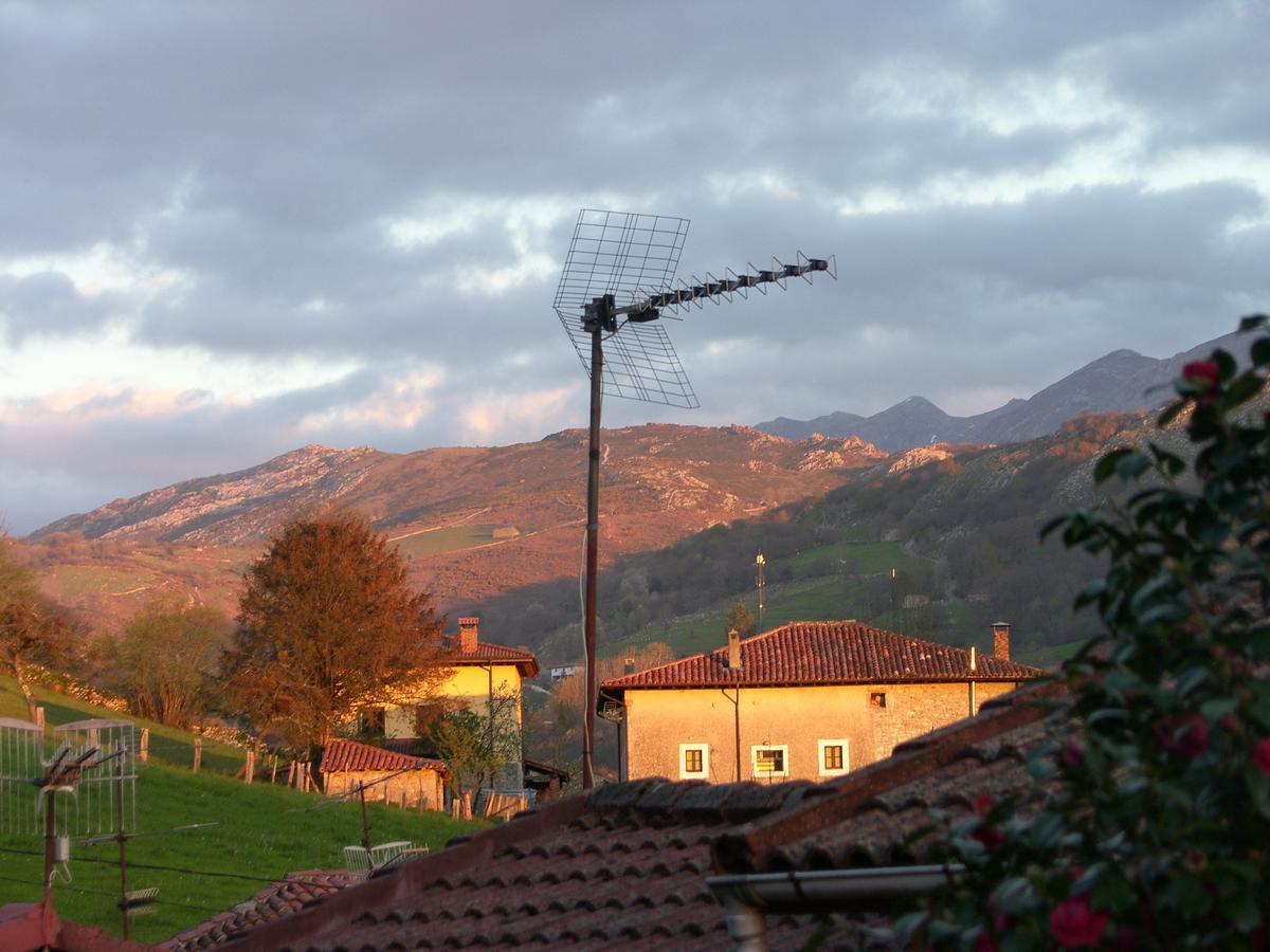 Posada El Pareon Sirviella Buitenkant foto
