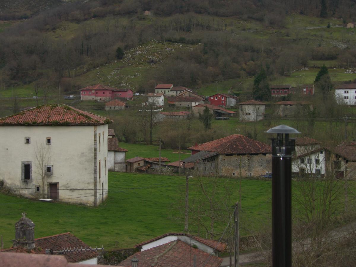 Posada El Pareon Sirviella Buitenkant foto