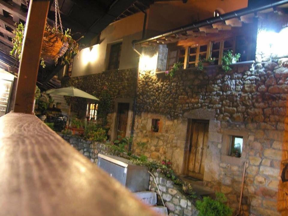 Posada El Pareon Sirviella Buitenkant foto